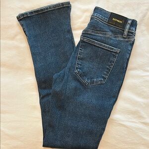 Express Skyscraper Midrise